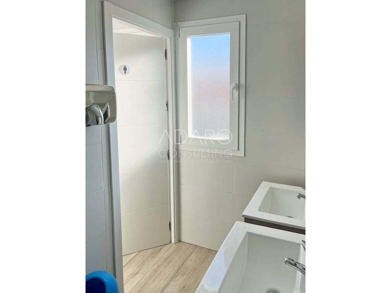 Nave en Torrejón de Ardoz, Madrid en venta - Foto del interior - Imagen 3 de 11