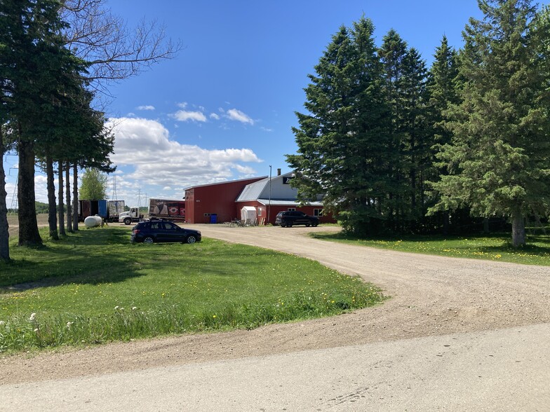 1069-1073 Rang Du Haut-Saint-Joseph, St-Barnabé, QC en venta - Foto del edificio - Imagen 3 de 5