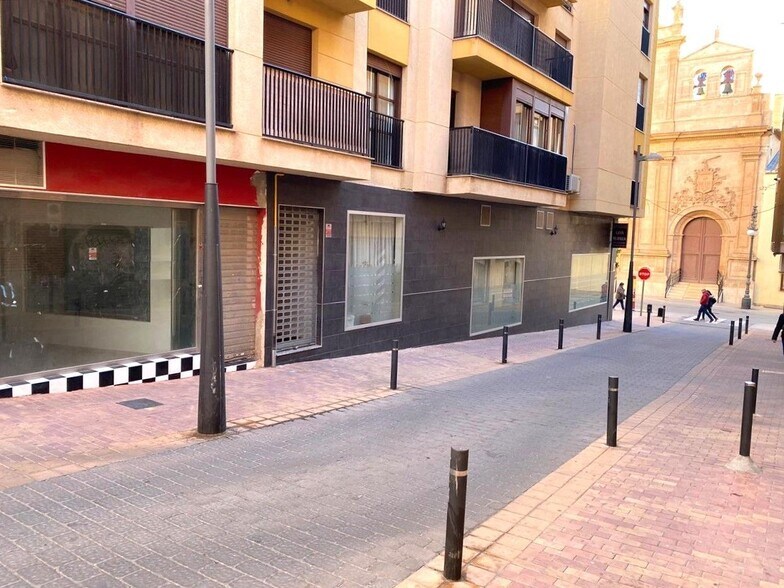 Local en Lorca en venta - Foto del edificio - Imagen 2 de 18