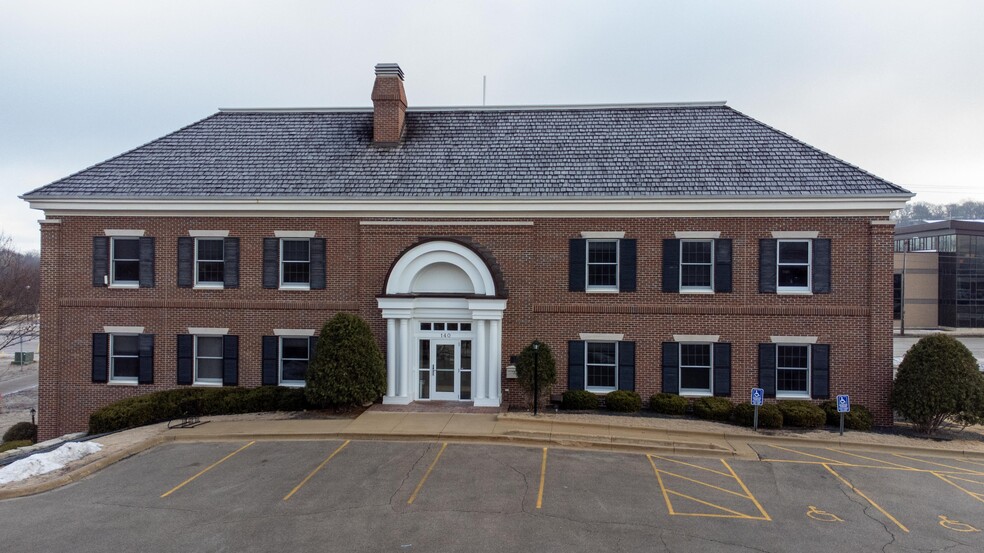 140 Elton Hills Ln NW, Rochester, MN en alquiler - Foto del edificio - Imagen 2 de 8