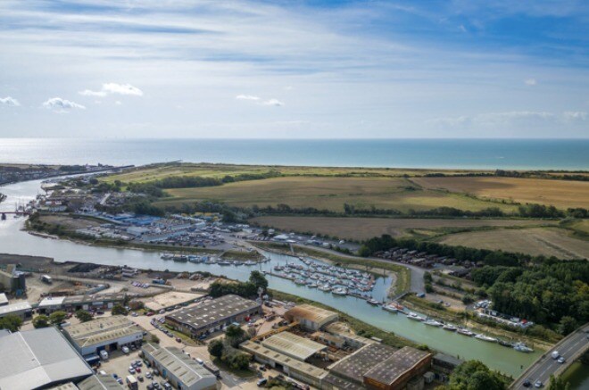 Ferry Rd, Littlehampton en alquiler - Vista aérea - Imagen 2 de 2