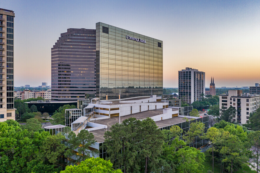 2 Riverway, Houston, TX en alquiler - Foto del edificio - Imagen 3 de 22