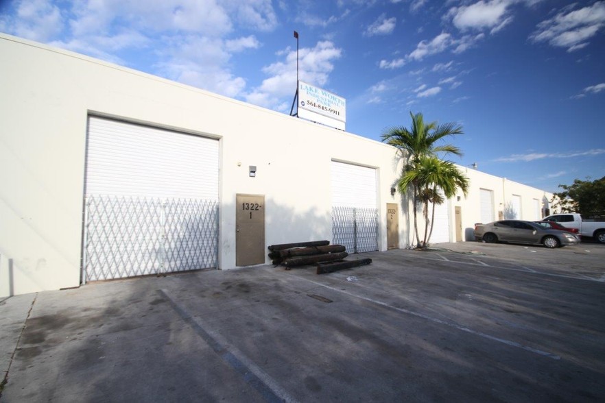 702 14th Ave S, Lake Worth, FL en alquiler - Foto principal - Imagen 1 de 7