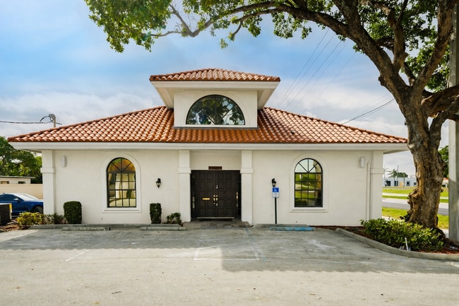 Más detalles de 2120 N Dixie Hwy, Boca Raton, FL - Oficina en alquiler