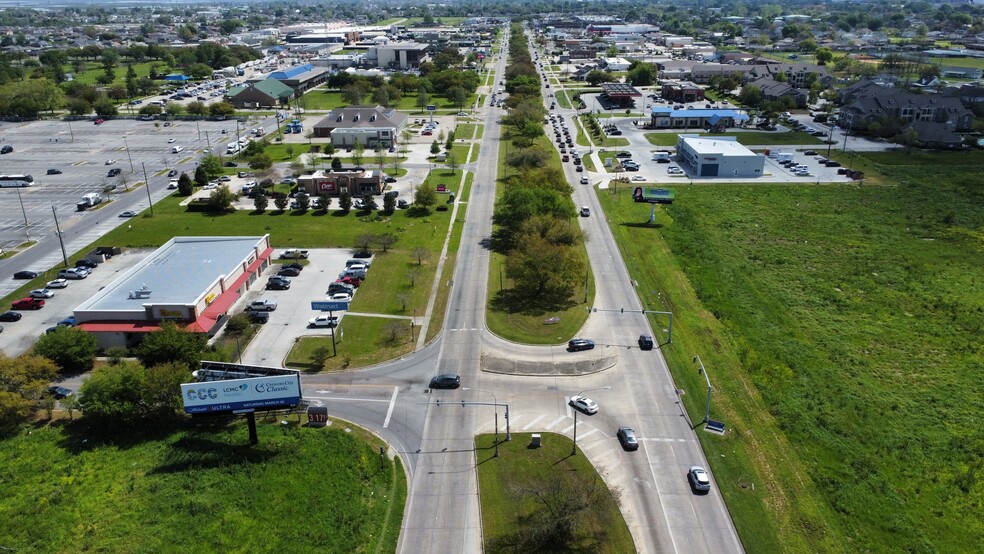 8109 W Judge Perez Dr, Chalmette, LA en alquiler - Foto del edificio - Imagen 2 de 4