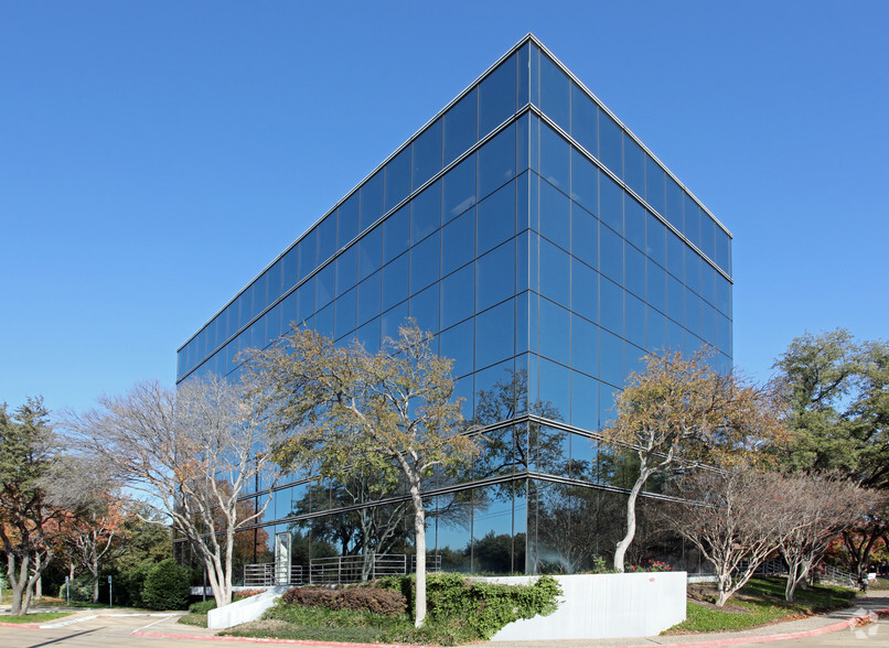 14875 Landmark Blvd, Addison, TX en alquiler - Foto del edificio - Imagen 2 de 4