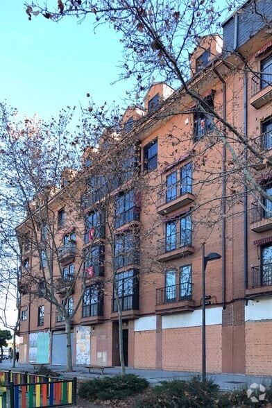 Edificio residencial en Alcorcón, Madrid en venta - Foto del edificio - Imagen 2 de 2