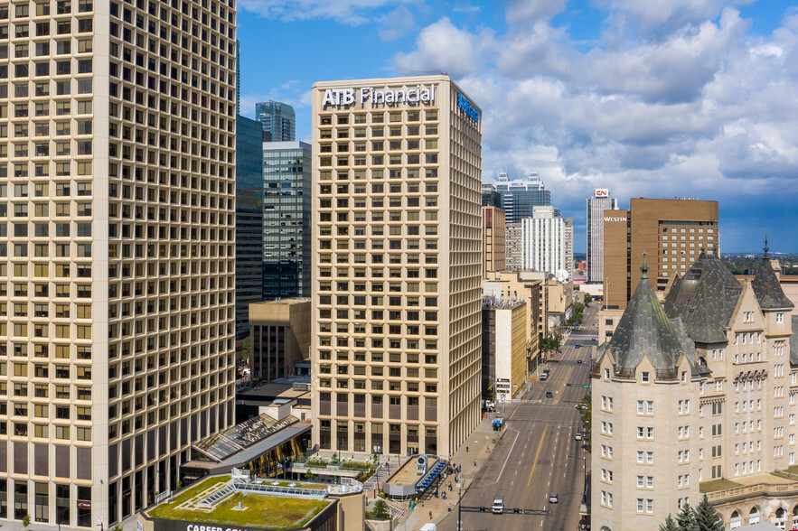 10025 Jasper Ave NW, Edmonton, AB en alquiler - Foto del edificio - Imagen 2 de 13