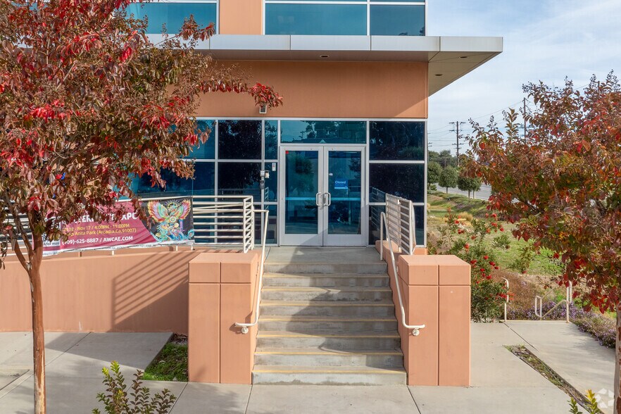 5388 Arrow Hwy, Montclair, CA en venta - Foto del edificio - Imagen 2 de 22