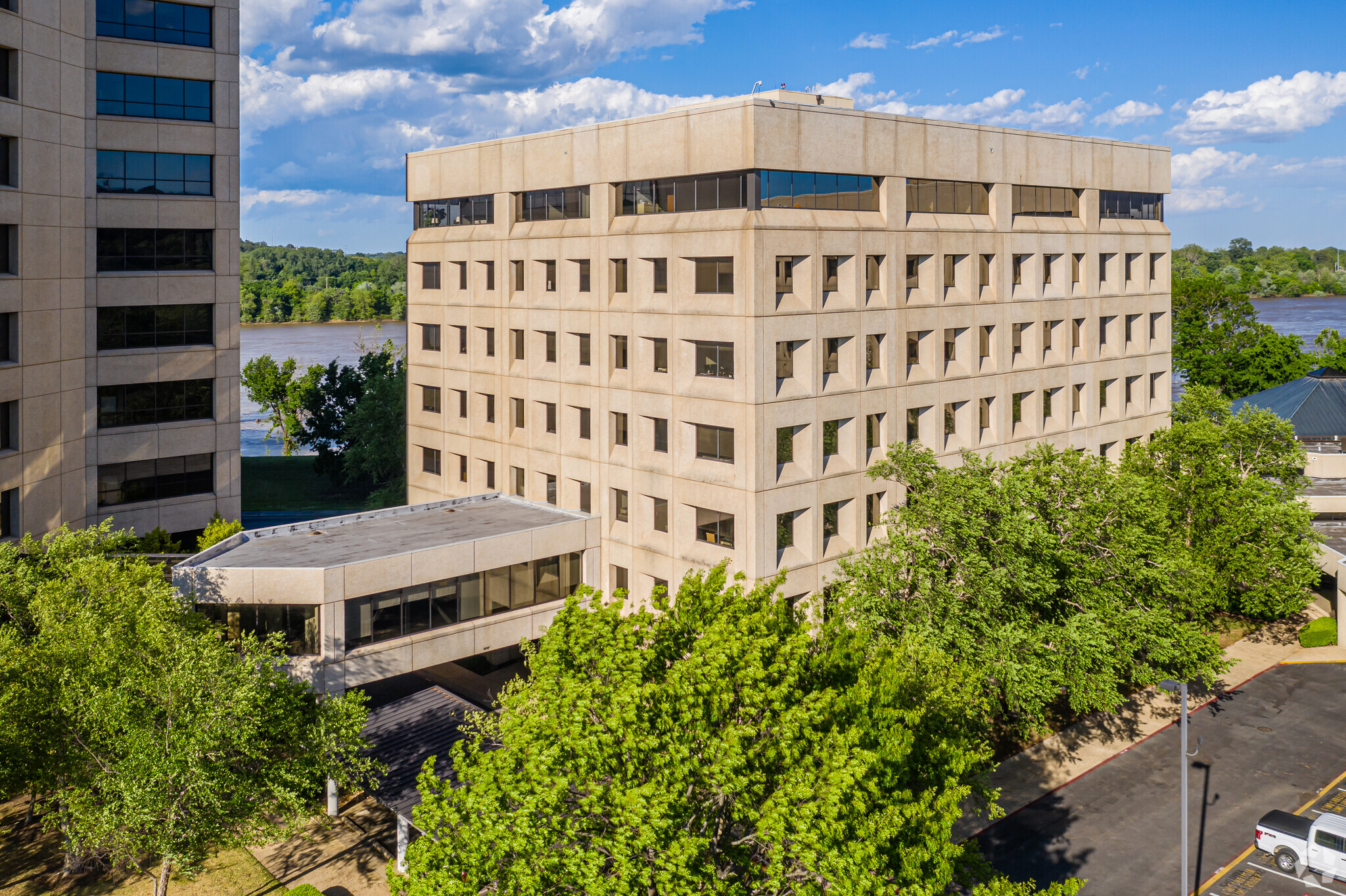 1 Allied Dr, Little Rock, AR en alquiler Foto del edificio- Imagen 1 de 6