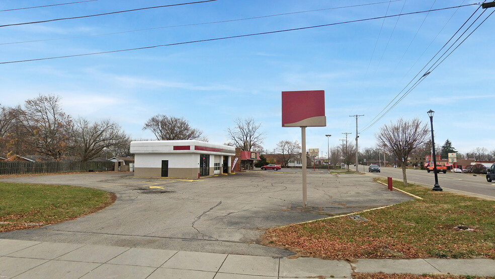 621 S Main St, Englewood, OH en venta - Foto del edificio - Imagen 2 de 3