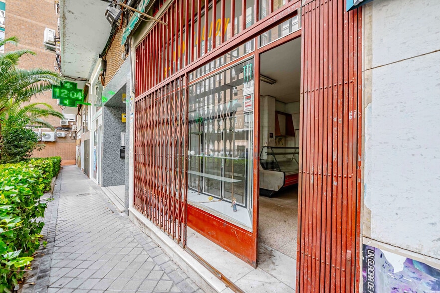 Edificio residencial en Madrid, Madrid en venta - Foto del edificio - Imagen 2 de 7