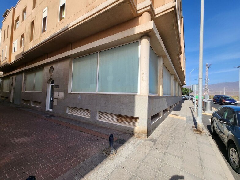 Calle Centrífuga, 1, Santa Lucía de Tirajana, Las Palmas en alquiler - Foto del edificio - Imagen 3 de 18