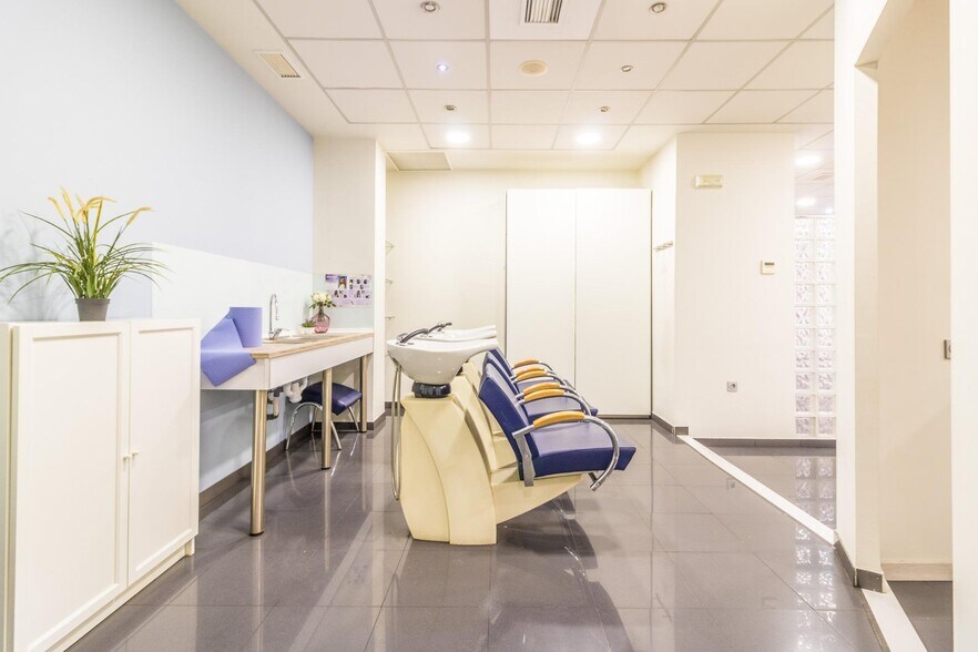 Local en L'Alcúdia en venta - Foto del edificio - Imagen 3 de 27