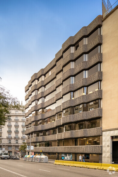 Carrer d'Aribau, 185, Barcelona, Barcelona en alquiler - Foto del edificio - Imagen 2 de 3