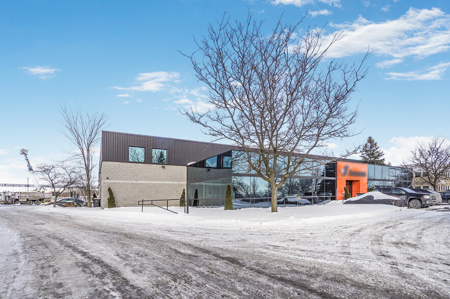 2351 Boul Fernand-Lafontaine, Longueuil, QC en venta - Foto del edificio - Imagen 1 de 21