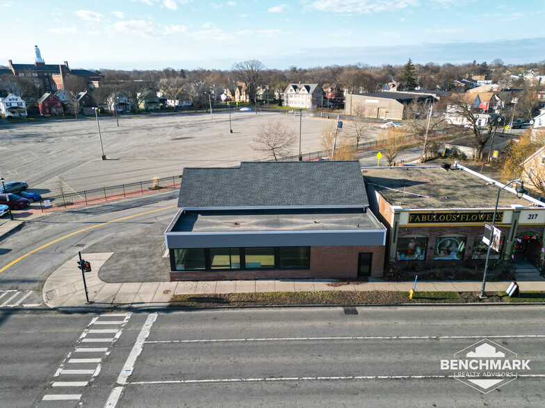 211 W Ridge Rd, Rochester, NY en venta - Foto del edificio - Imagen 3 de 20