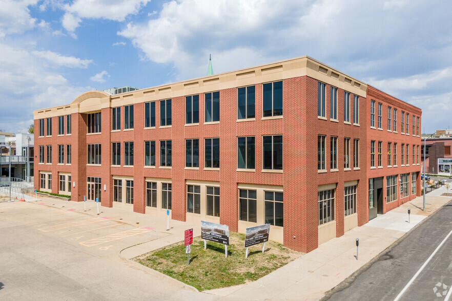 430 E Grand Ave, Des Moines, IA en alquiler - Foto del edificio - Imagen 1 de 9