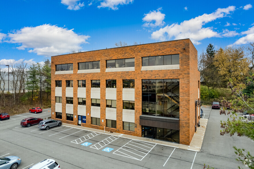 40 Lincoln Way, North Huntingdon, PA en alquiler - Foto principal - Imagen 1 de 7