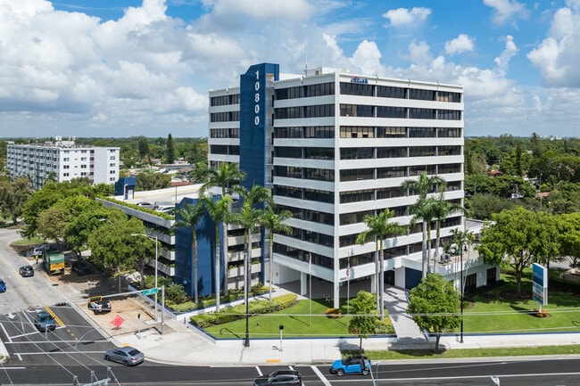 Más detalles de 10800 Biscayne Blvd, Miami, FL - Oficina en alquiler