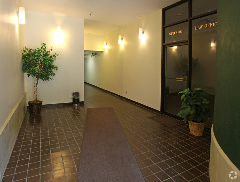 608 Virginia St E, Charleston, WV en alquiler - Lobby - Imagen 2 de 4