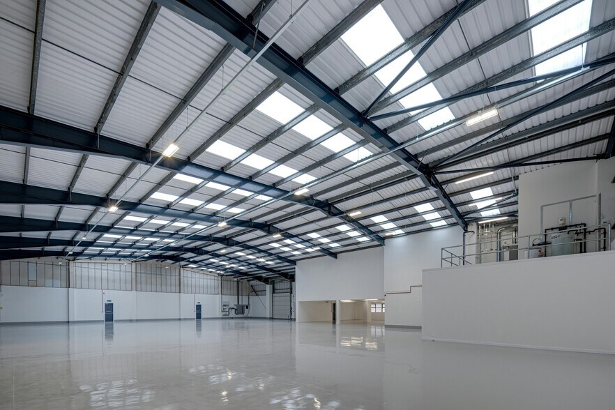 16 Colonial Way, Watford en alquiler - Foto del edificio - Imagen 3 de 13