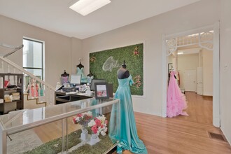 4409 Charlotte Ave, Nashville, TN en alquiler Foto del interior- Imagen 1 de 37