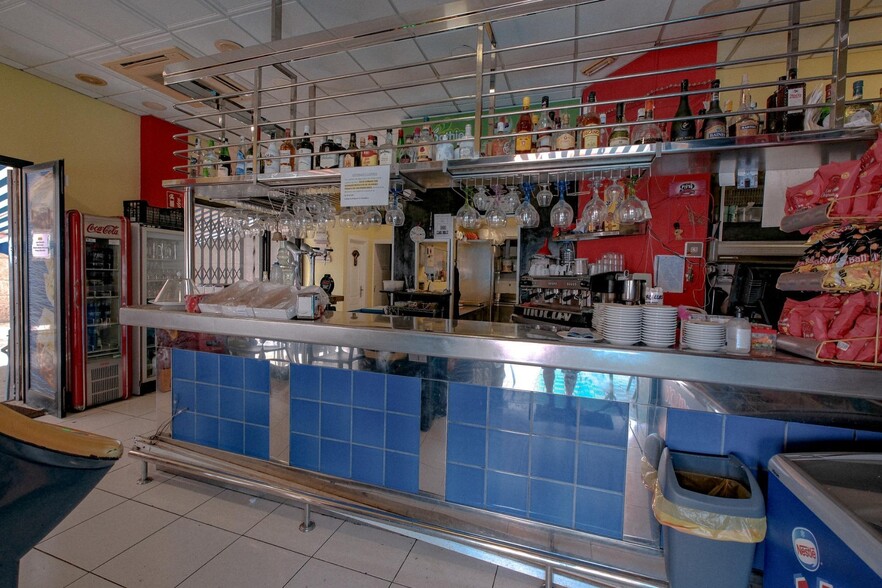 Local en Santa Cruz de Tenerife, Santa Cruz de Tenerife en alquiler - Foto del edificio - Imagen 2 de 28