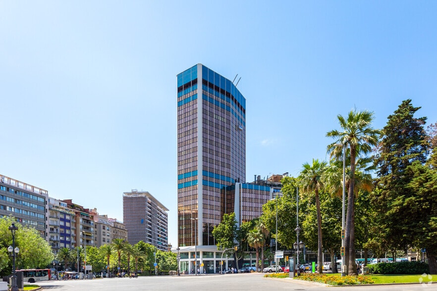 Plaça de Francesc Macià, Barcelona, Barcelona en alquiler - Foto del edificio - Imagen 2 de 15