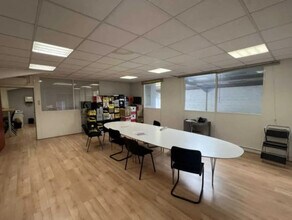 57 Avenue De La République, Vénissieux en alquiler Foto del edificio- Imagen 1 de 12