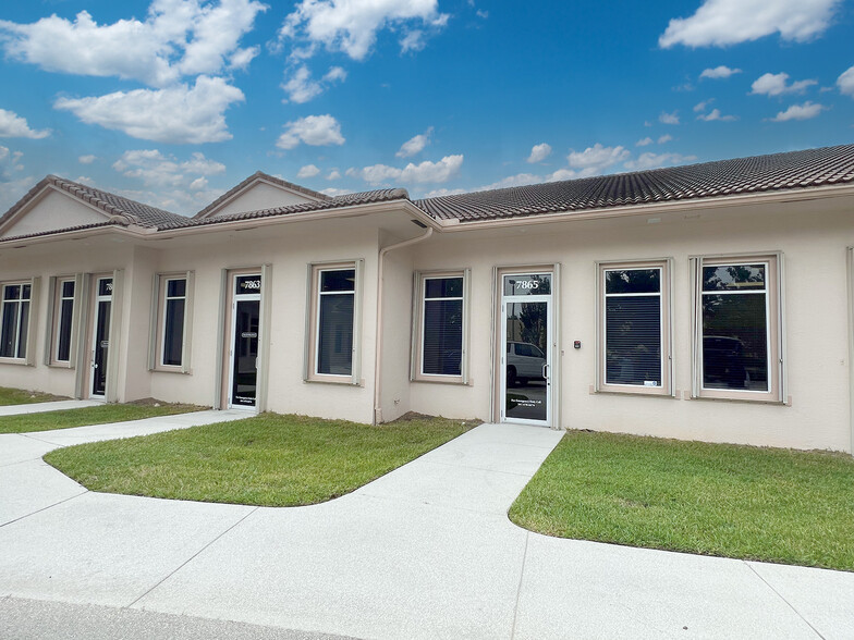 7853-7883 SW Ellipse Way, Stuart, FL en alquiler - Foto del edificio - Imagen 1 de 16