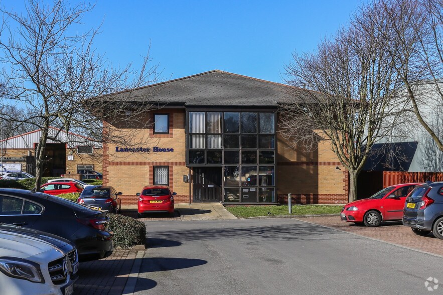 16 Moorfield Clos, Yeadon en alquiler - Foto del edificio - Imagen 3 de 3