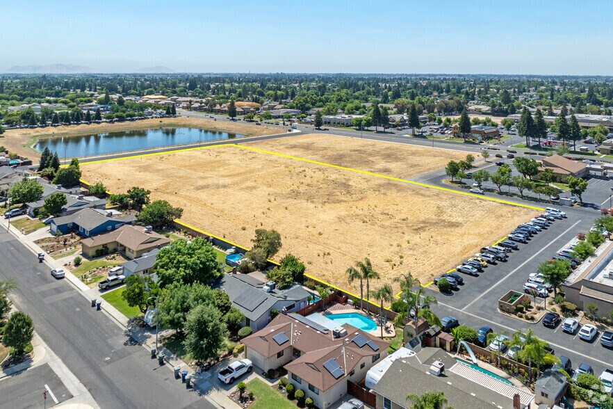 1859 Shaw Ave, Clovis, CA en venta - Vista aérea - Imagen 1 de 11