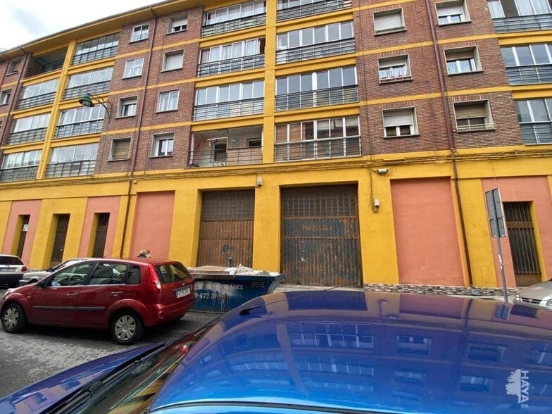 Local en León, León en venta - Foto del edificio - Imagen 1 de 16
