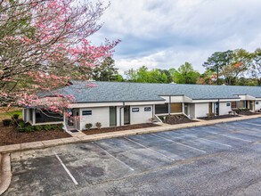 600 Houze Way, Roswell, GA en alquiler Foto del edificio- Imagen 2 de 10