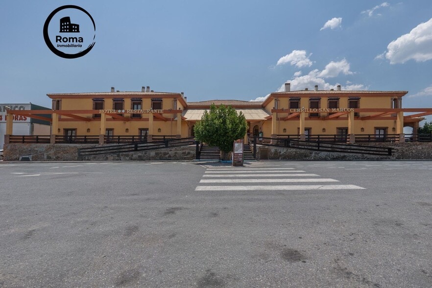 Local en Diezma en venta - Foto del edificio - Imagen 2 de 50