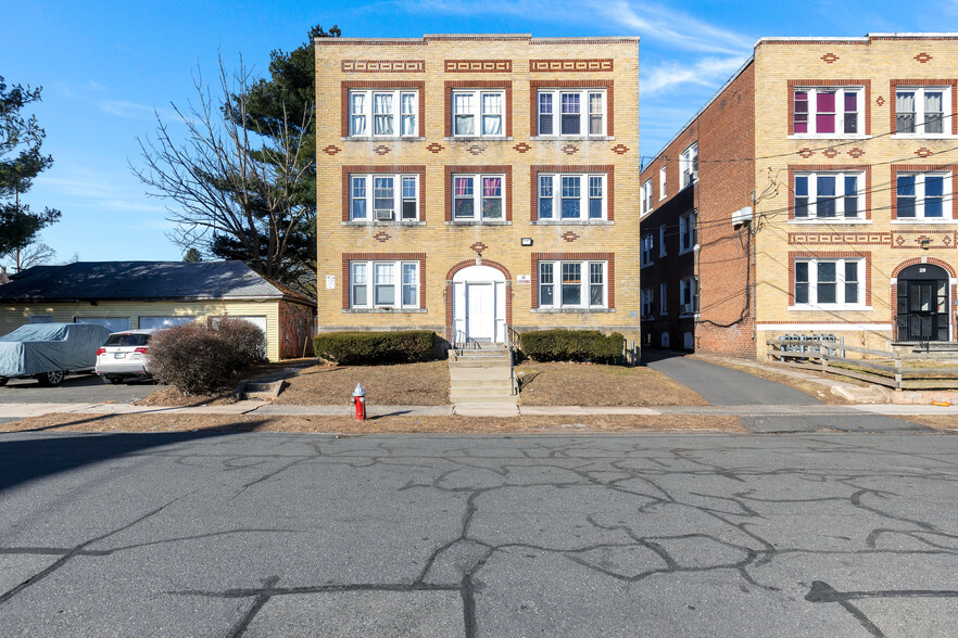 24 Wilcox St, New Britain, CT en venta - Foto del edificio - Imagen 1 de 19