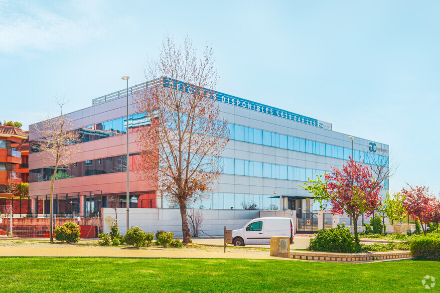 Calle Castillo de Turégano, 3, Las Rozas de Madrid, Madrid en alquiler - Foto del edificio - Imagen 1 de 7