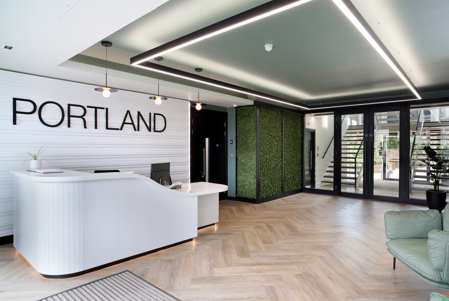 25 High St, Crawley en alquiler - Foto del interior - Imagen 1 de 11