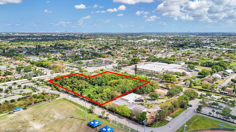 5001 N Pine Island Rd, Sunrise, FL en venta - Foto del edificio - Imagen 2 de 28