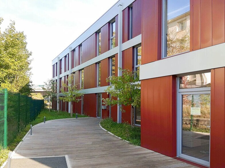 22 Place De La Gare, Brunoy en alquiler - Foto del edificio - Imagen 2 de 15