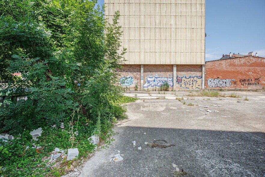 Terreno en Olot, Gerona en venta - Foto del edificio - Imagen 3 de 7