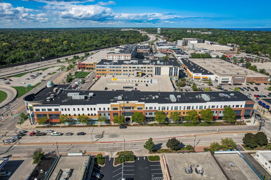 500 W Silver Spring Dr, Glendale, WI en alquiler - Foto del edificio - Imagen 3 de 12