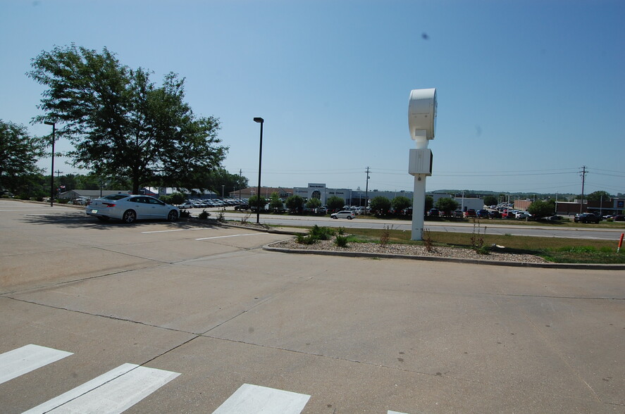 640 Highway 1 W, Iowa City, IA en alquiler - Foto del edificio - Imagen 3 de 51