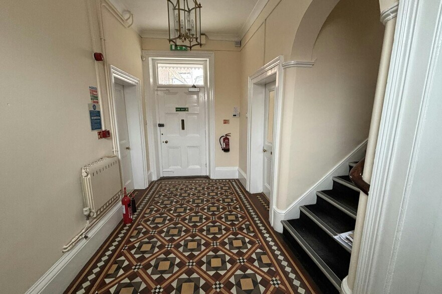 90 High St, Newmarket en alquiler - Foto del interior - Imagen 2 de 12