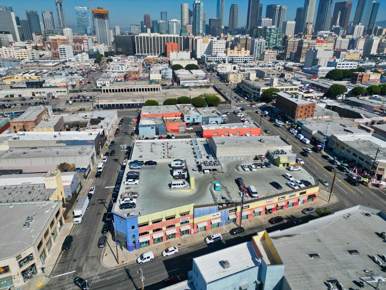 921 Crocker St, Los Angeles, CA en venta - Foto del edificio - Imagen 2 de 22