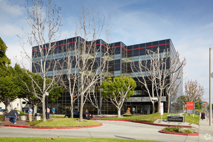 1501 Hughes Way, Long Beach, CA en alquiler - Foto del edificio - Imagen 2 de 12