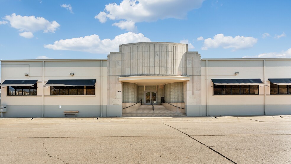 1901-1923 Windsor Pl, Fort Worth, TX en alquiler - Foto del edificio - Imagen 1 de 43