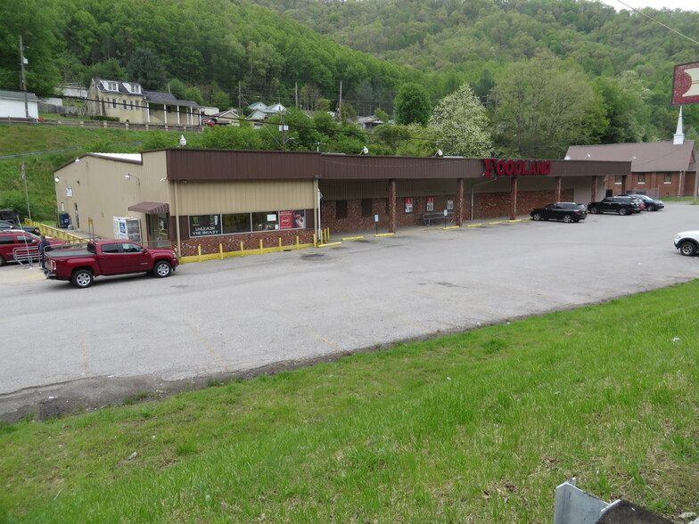 1997 Buffalo Creek Rd, Accoville, WV en alquiler - Foto principal - Imagen 1 de 2