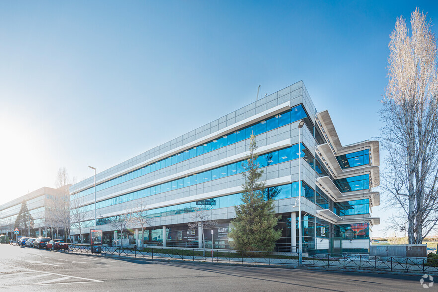 Avenida De Bruselas, 24, Alcobendas, Madrid en alquiler - Foto del edificio - Imagen 3 de 3